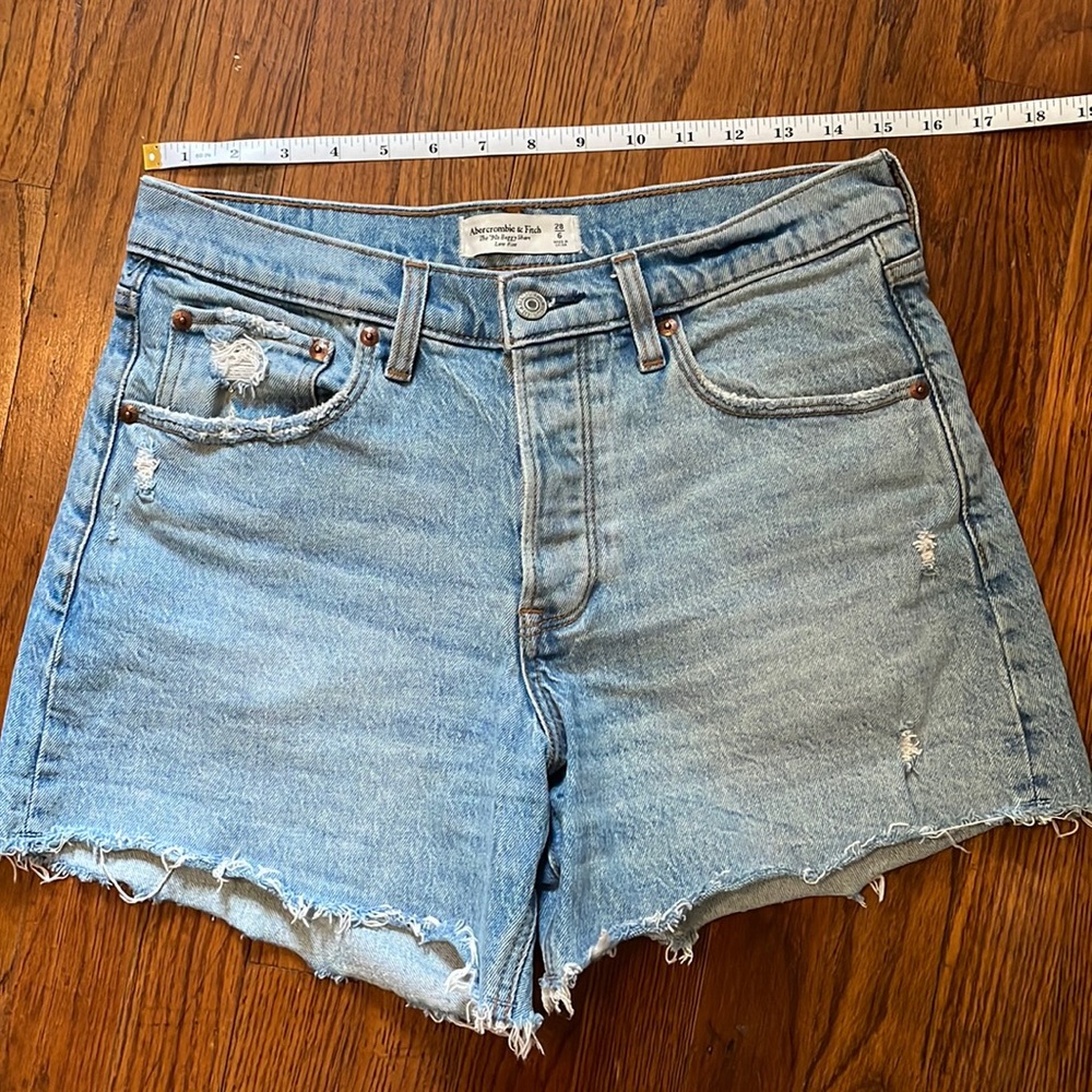 Abercrombie 90s Baggy Low Rise Shorts